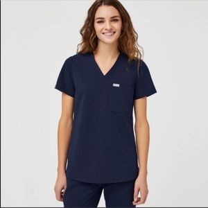 FIGS Catalina Navy Scrub Top XS